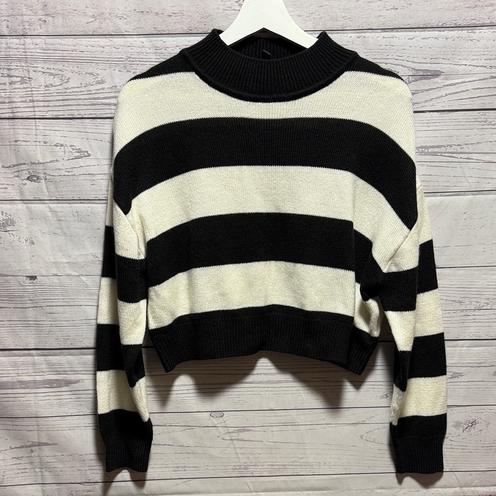 H&M cropped sweater